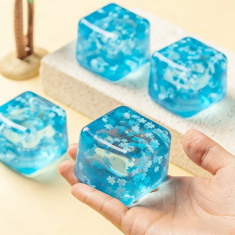 Schylling Needoh Nice Cube Sen - Office Tech Gadgets reseña y precio